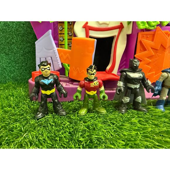 Fisher-Price Imaginext DC Super Friends The Joker's Fun House 2009 w/ Figures - Picture 2 of 6